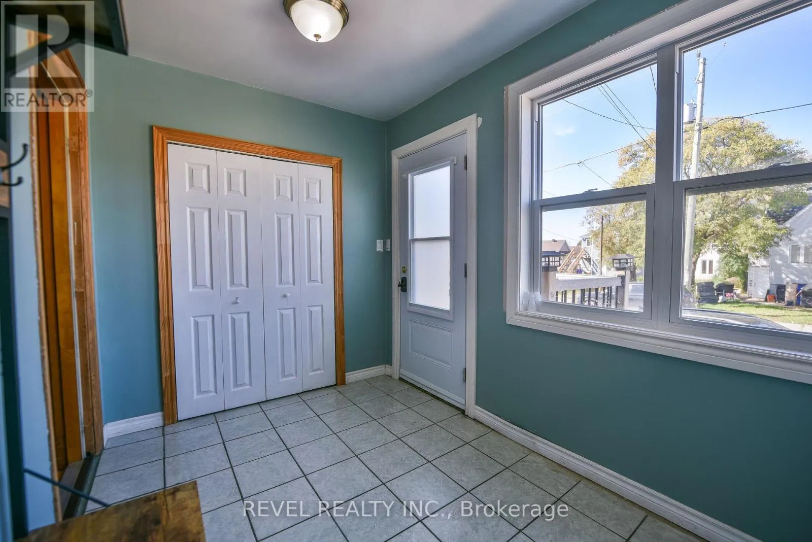 378 ELM STREET S