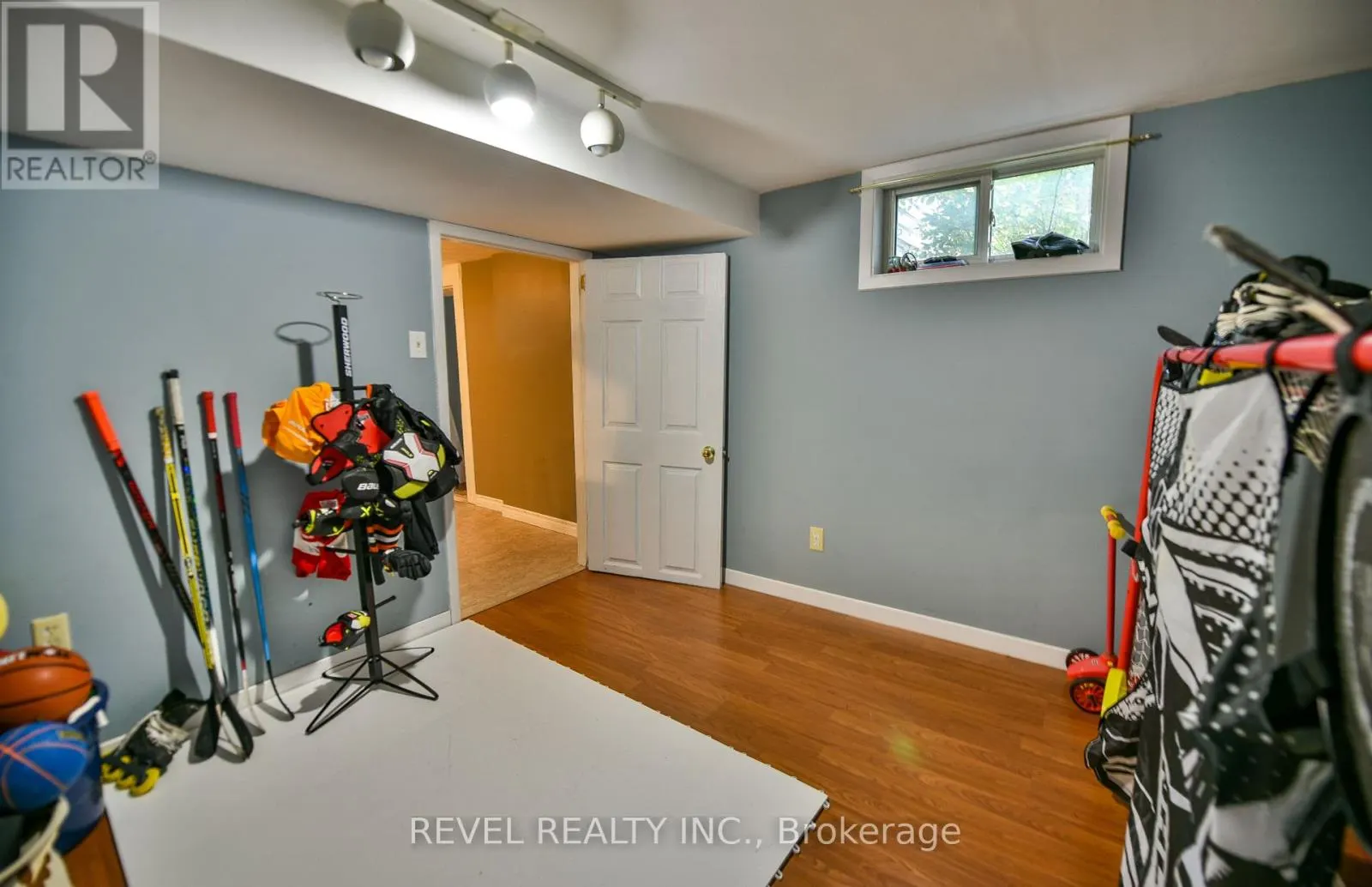 378 ELM STREET S