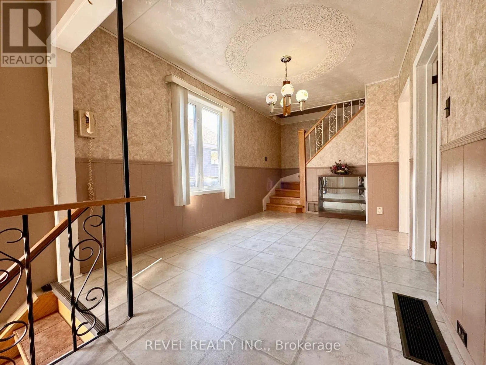 26 MONETA AVENUE