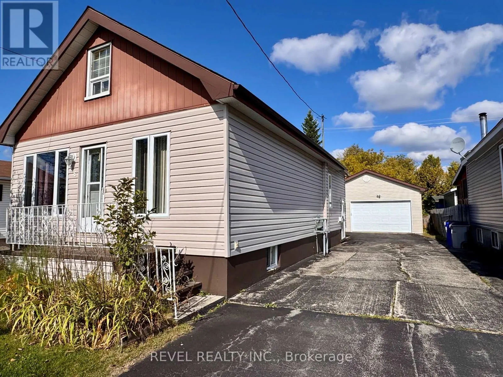 26 MONETA AVENUE