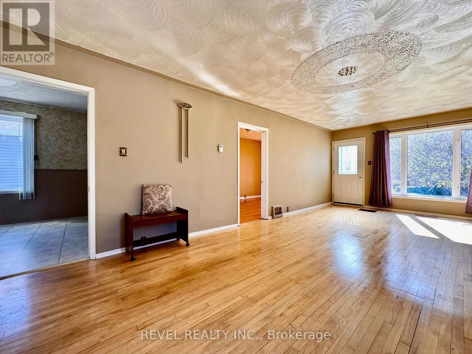 26 MONETA AVENUE