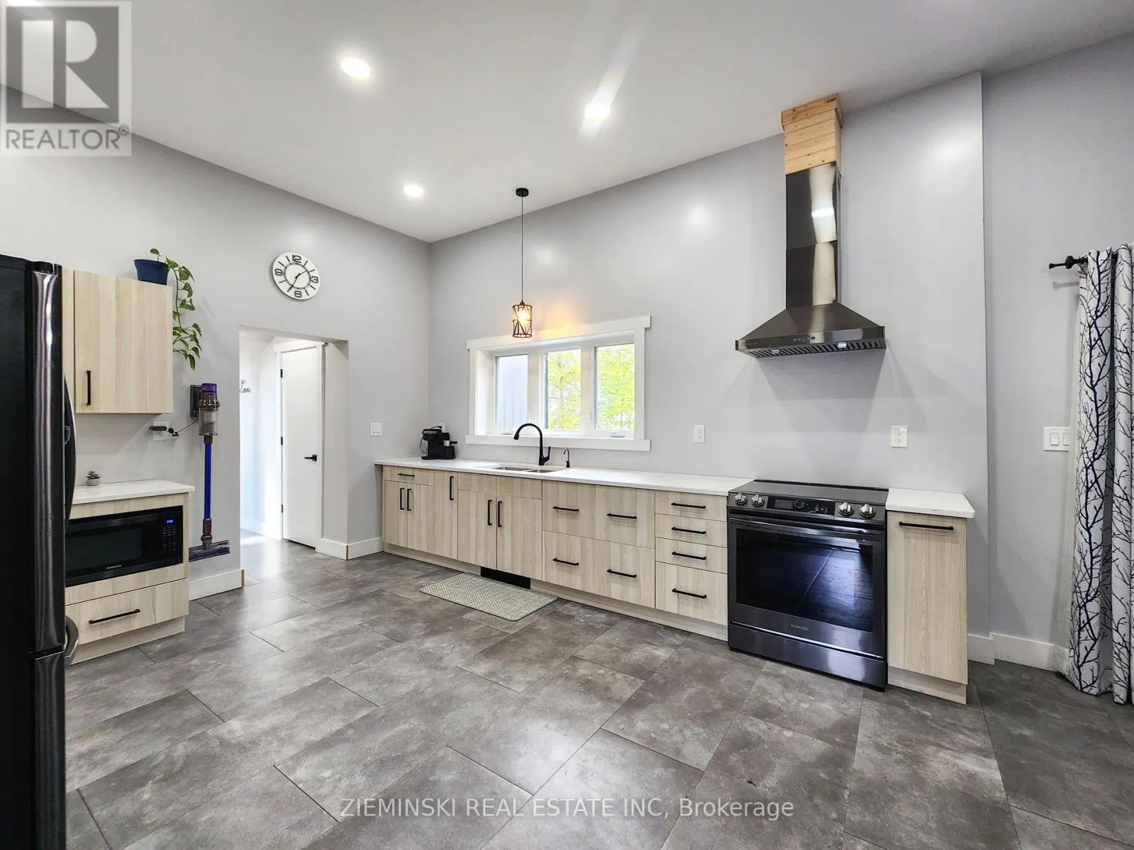 1016 HIGHWAY BEACH ROAD