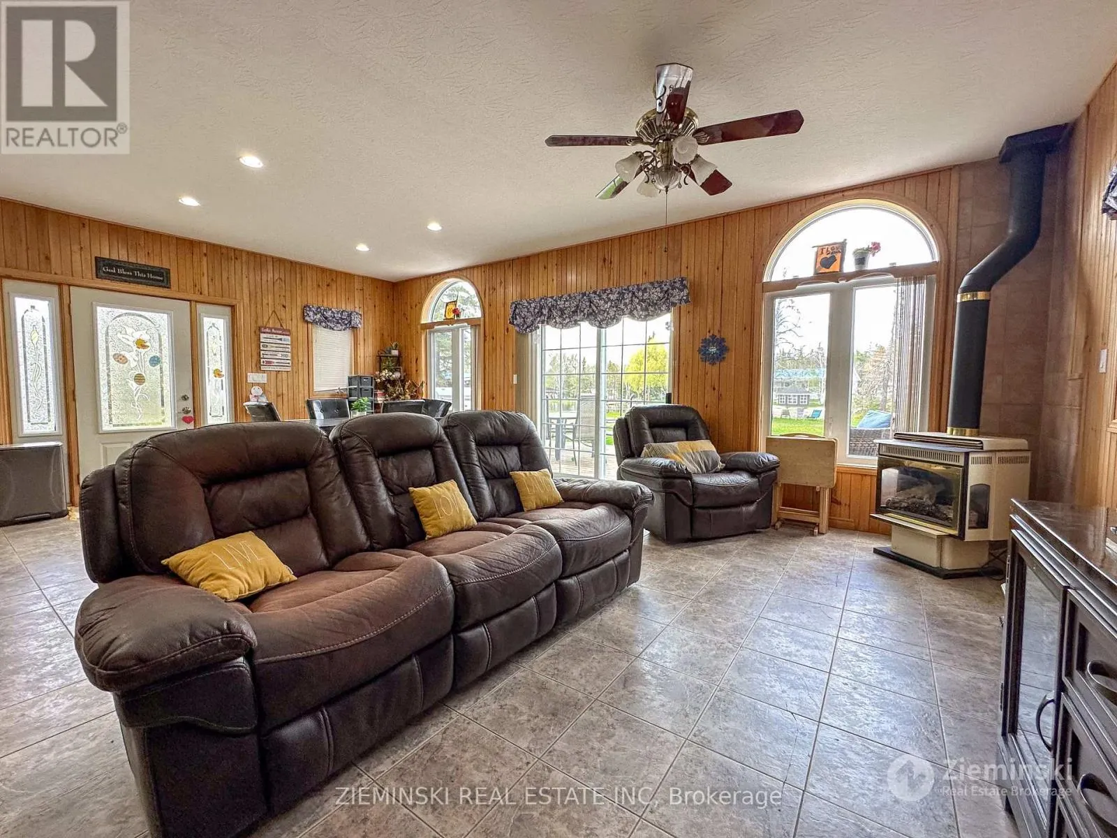 167 & 169 NELLIE LAKE ROAD E