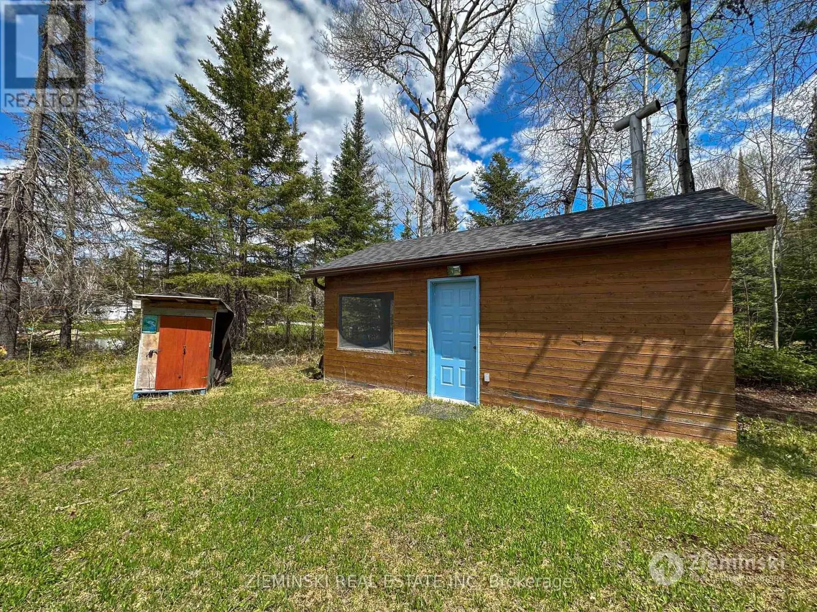167 & 169 NELLIE LAKE ROAD E