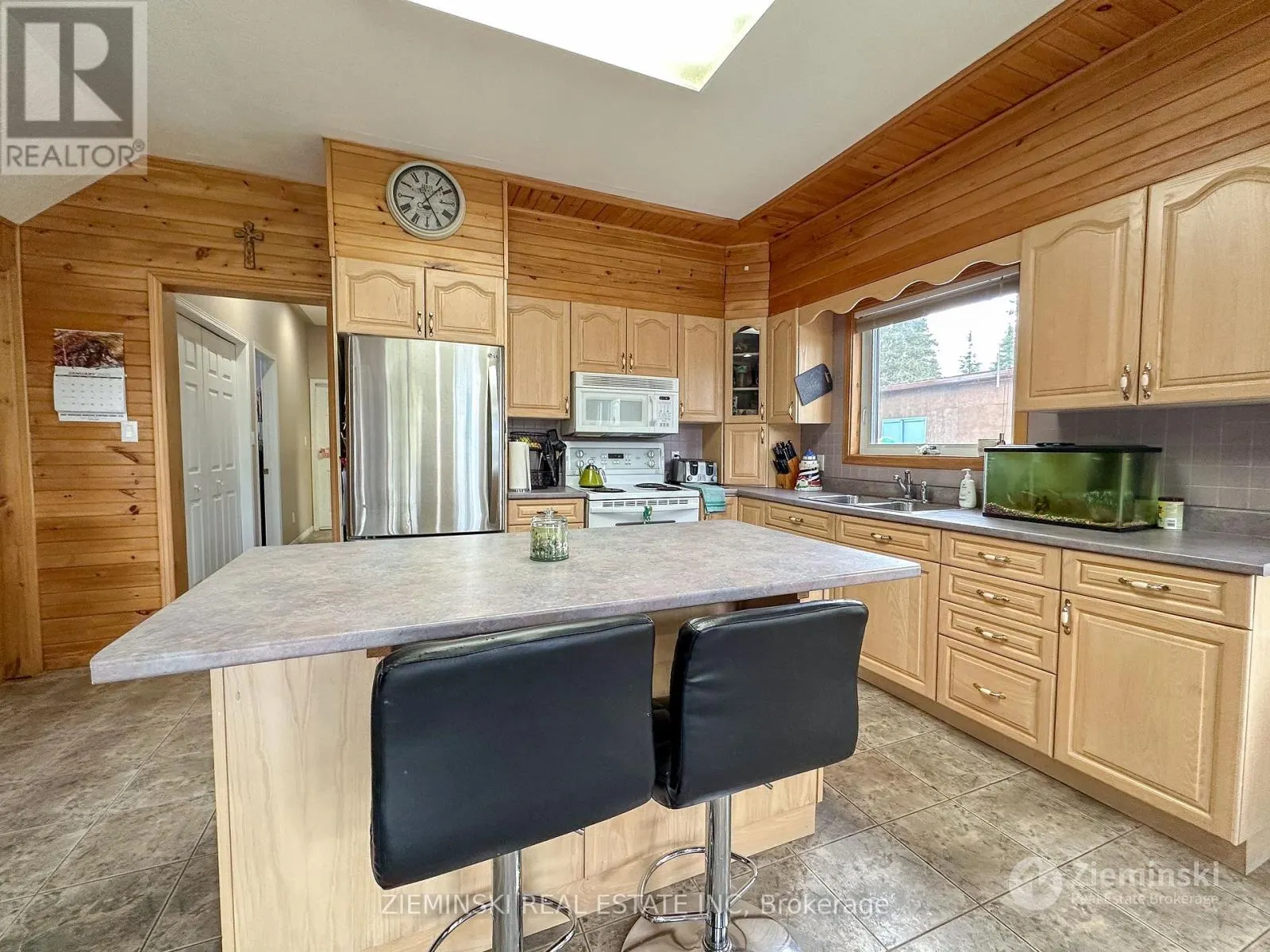 167 & 169 NELLIE LAKE ROAD E