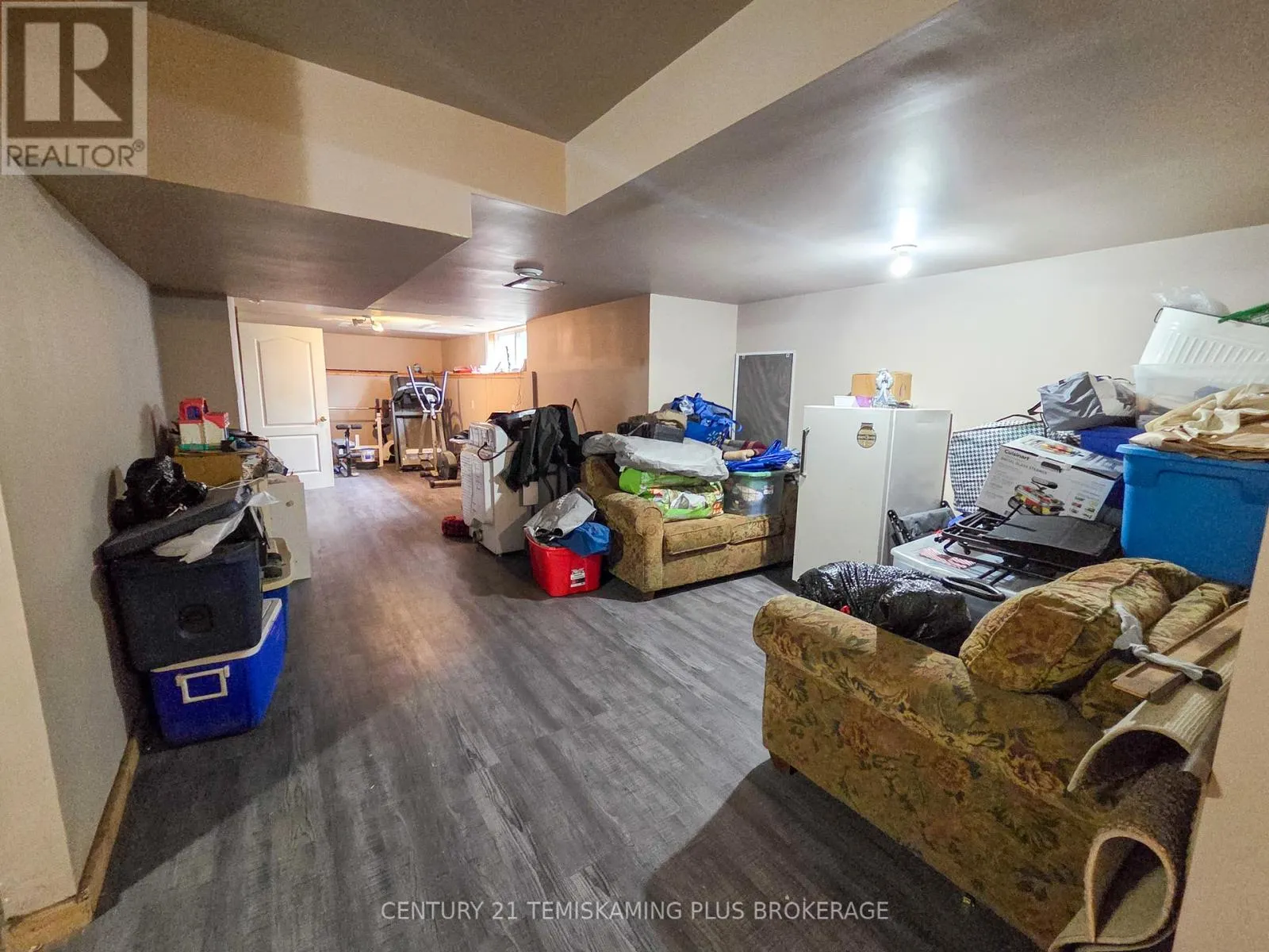 488011 CHAMBERLAIN 6 ROAD