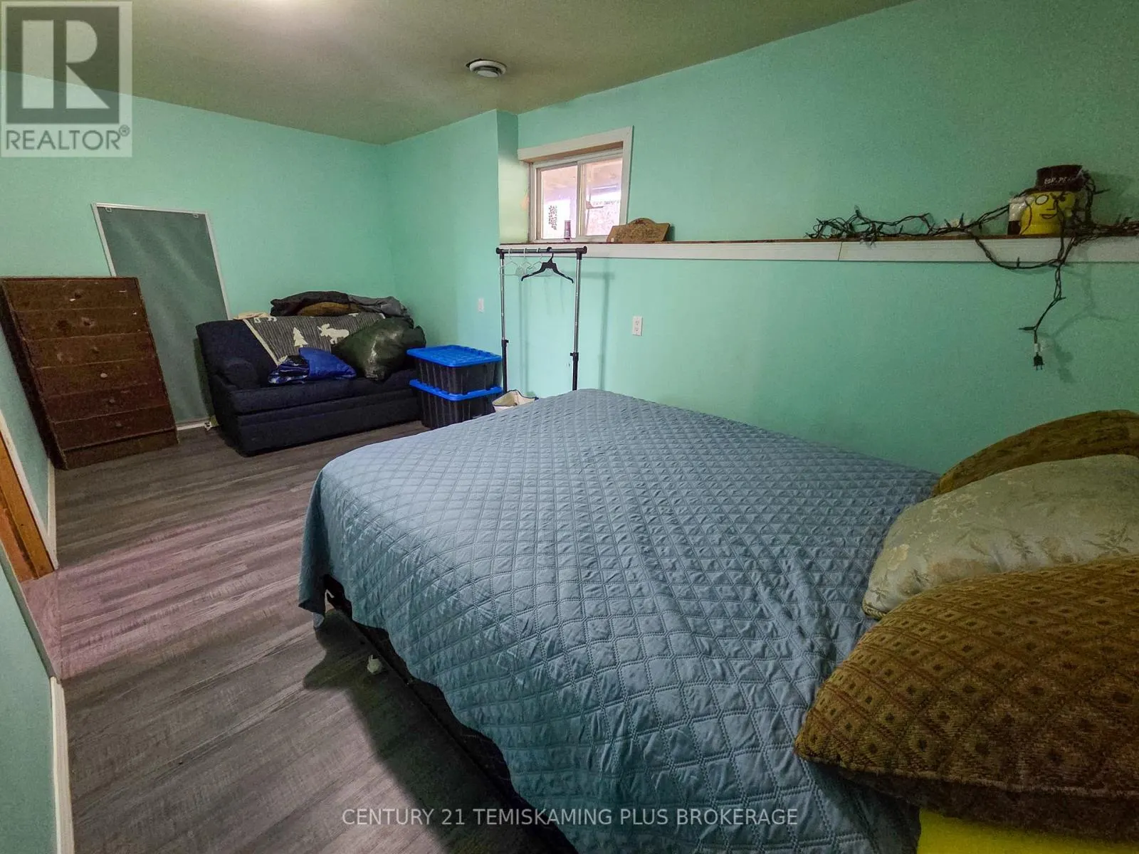 488011 CHAMBERLAIN 6 ROAD