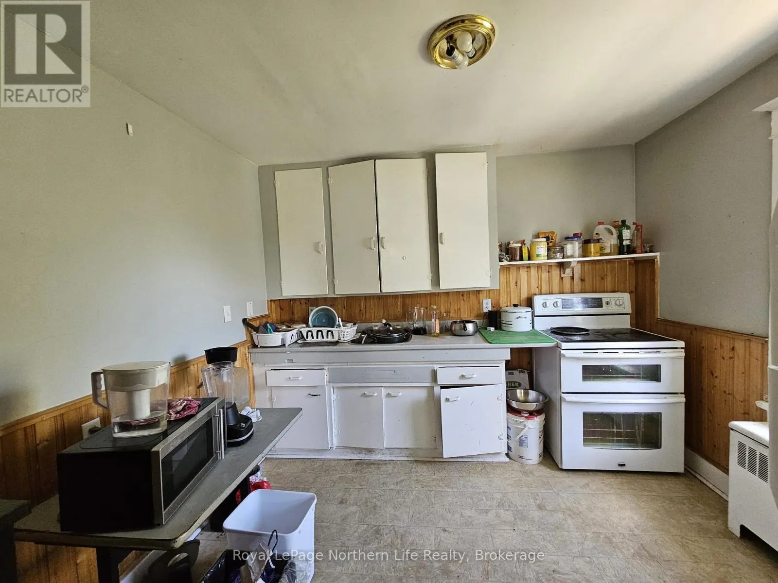 439 BROADWAY STREET