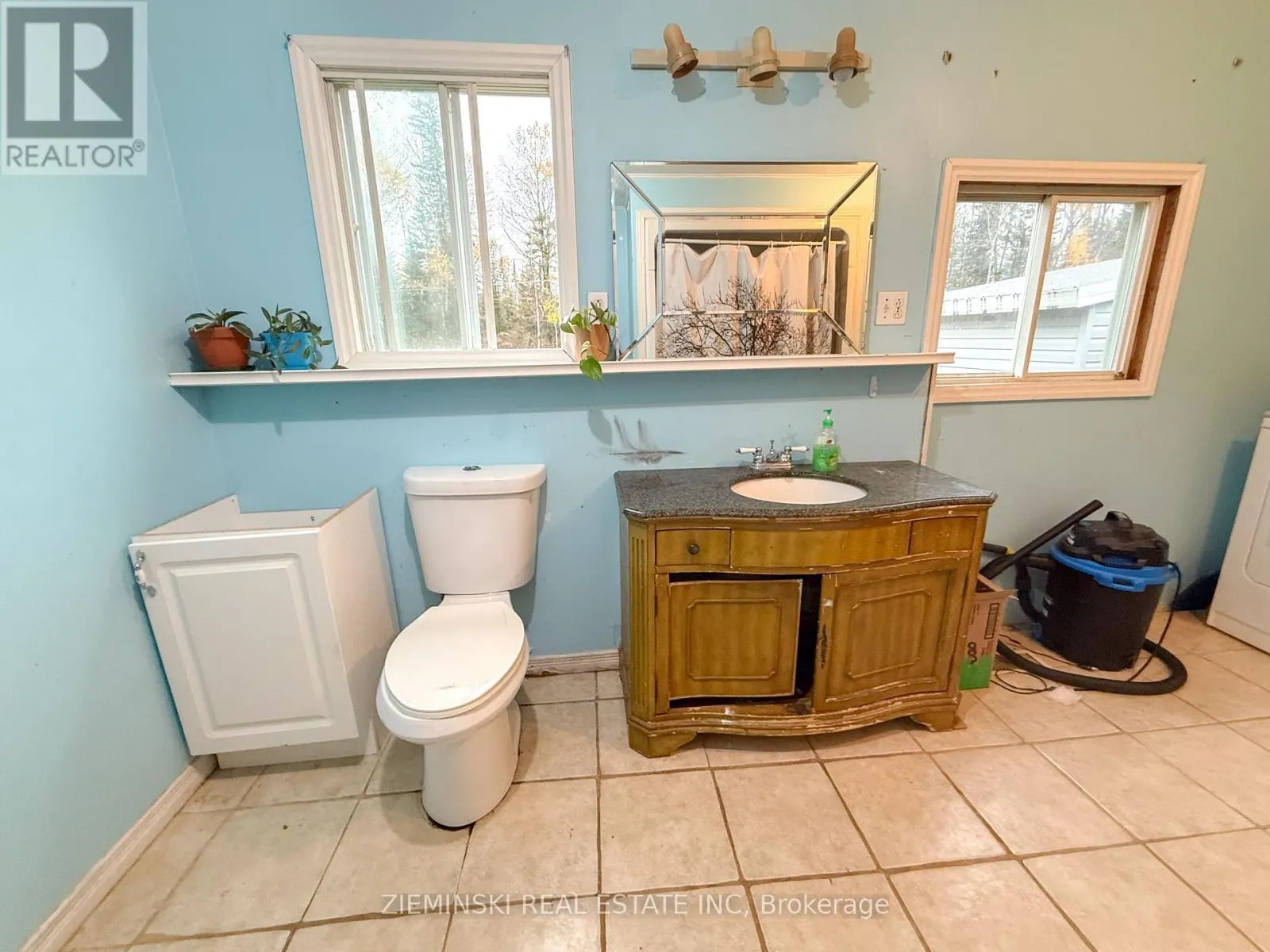 168 NELLIE LAKE ROAD W