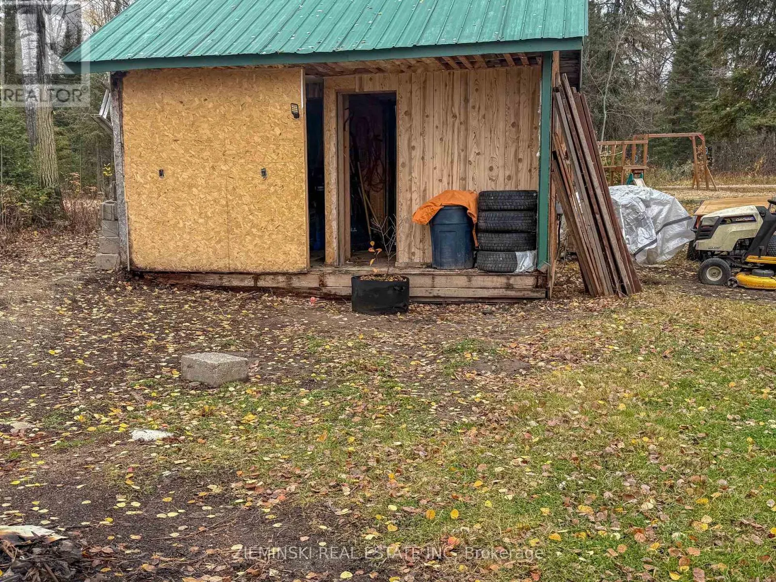 168 NELLIE LAKE ROAD W