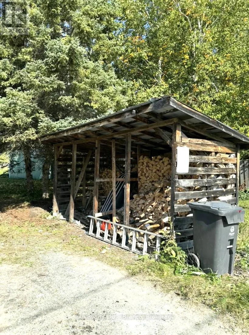 120 CIRCLE PLACE