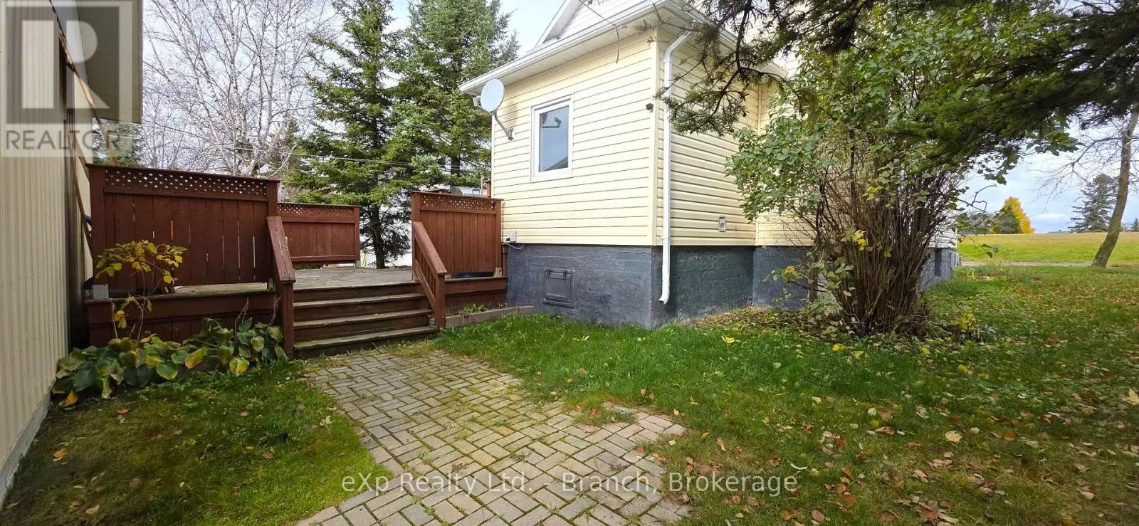 120 CIRCLE PLACE