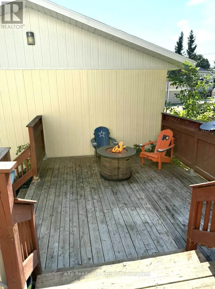 120 CIRCLE PLACE