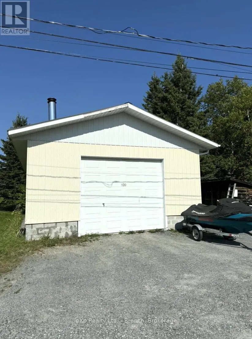 120 CIRCLE PLACE