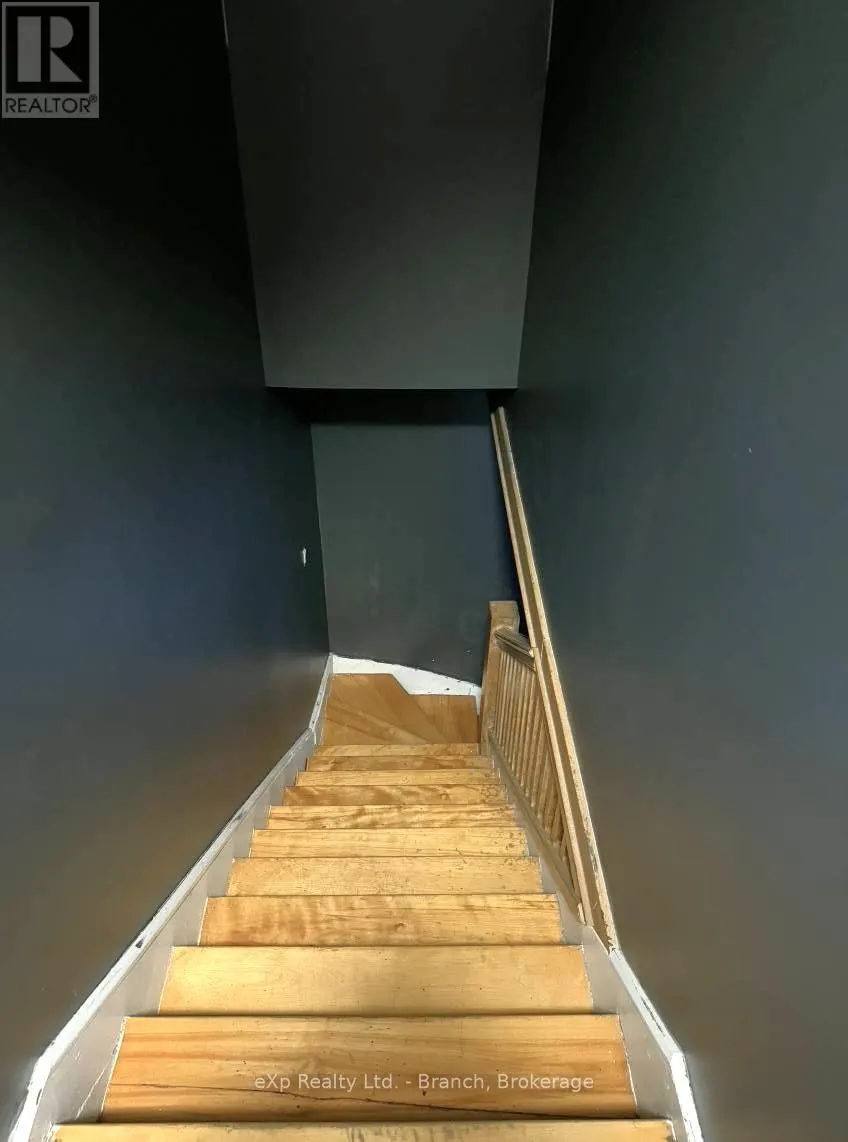 120 CIRCLE PLACE