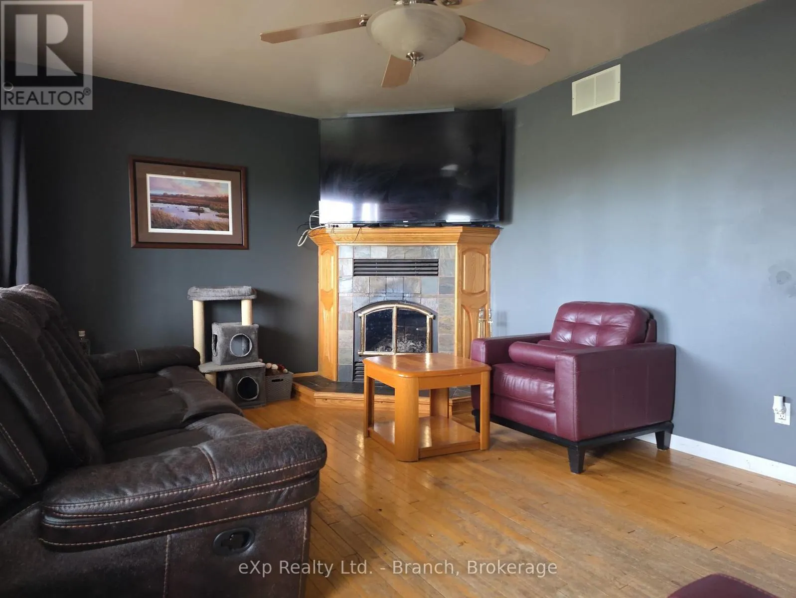 120 CIRCLE PLACE