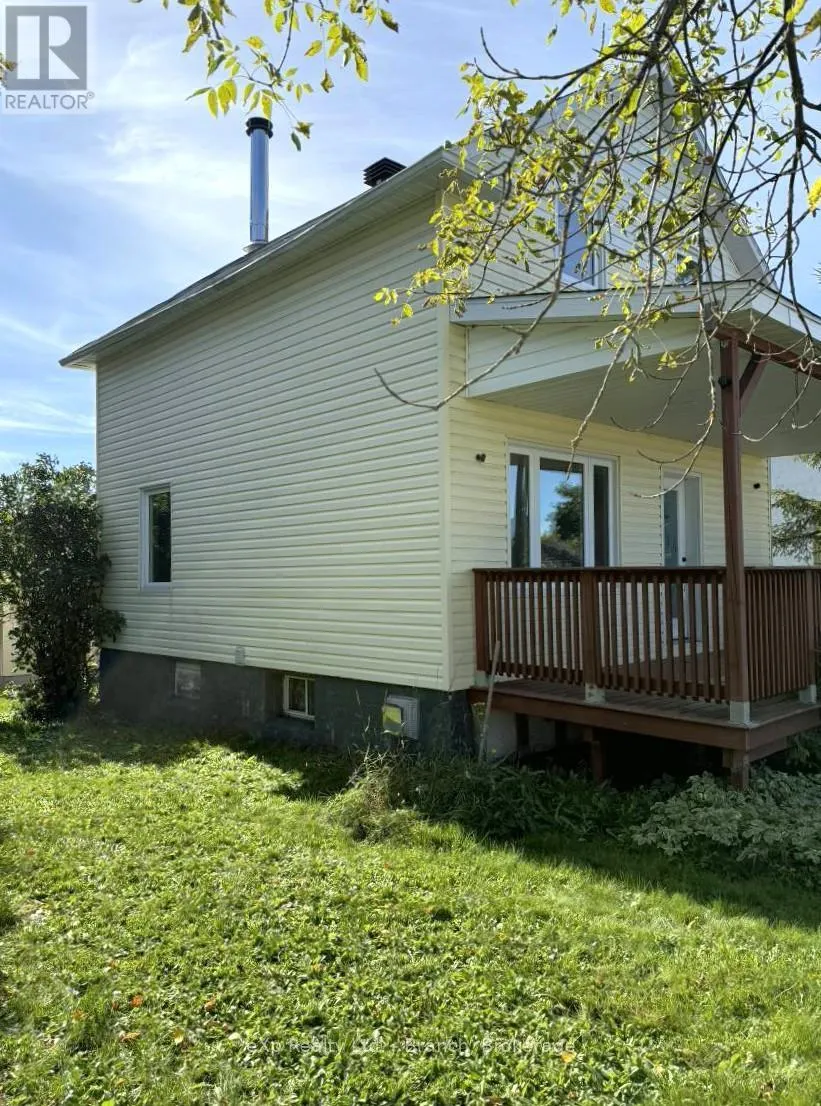 120 CIRCLE PLACE