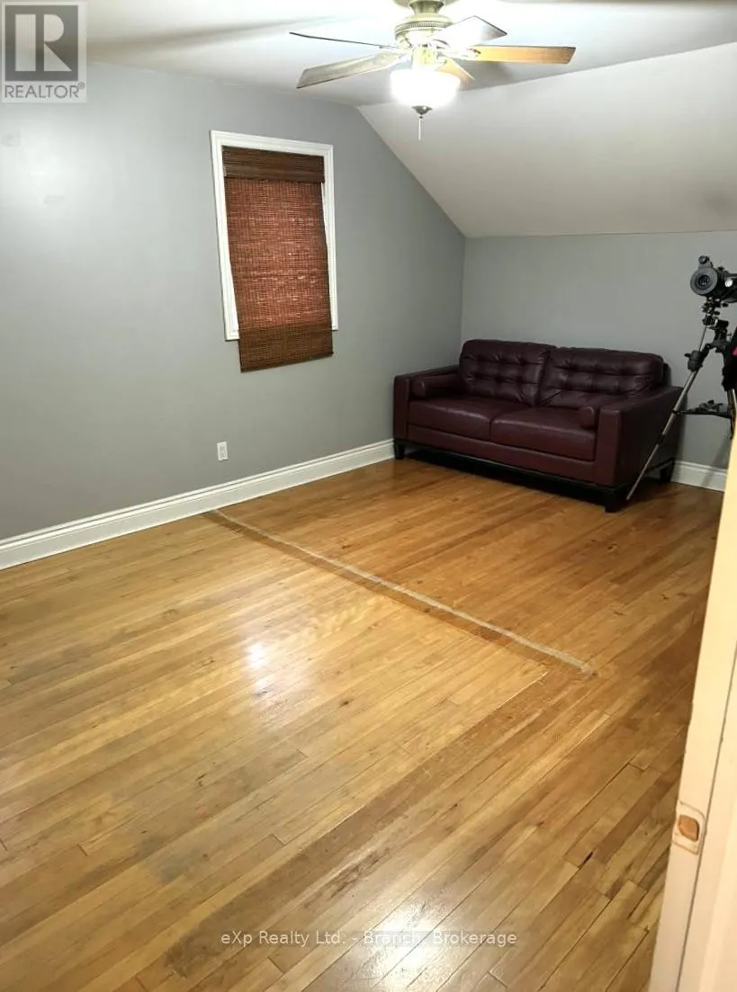 120 CIRCLE PLACE