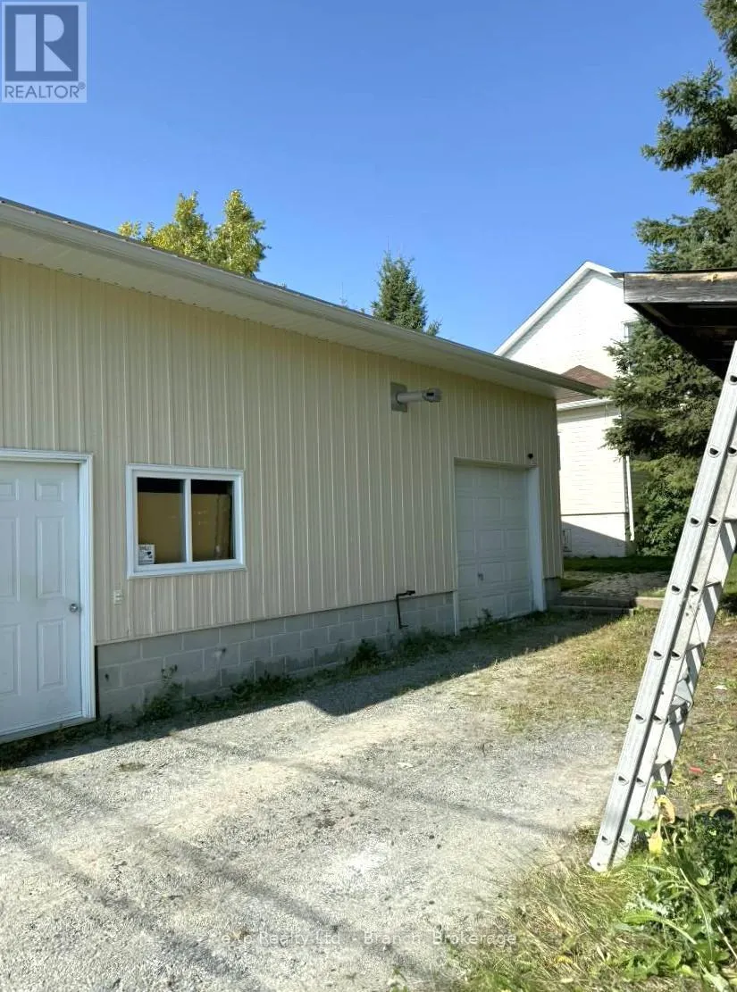 120 CIRCLE PLACE
