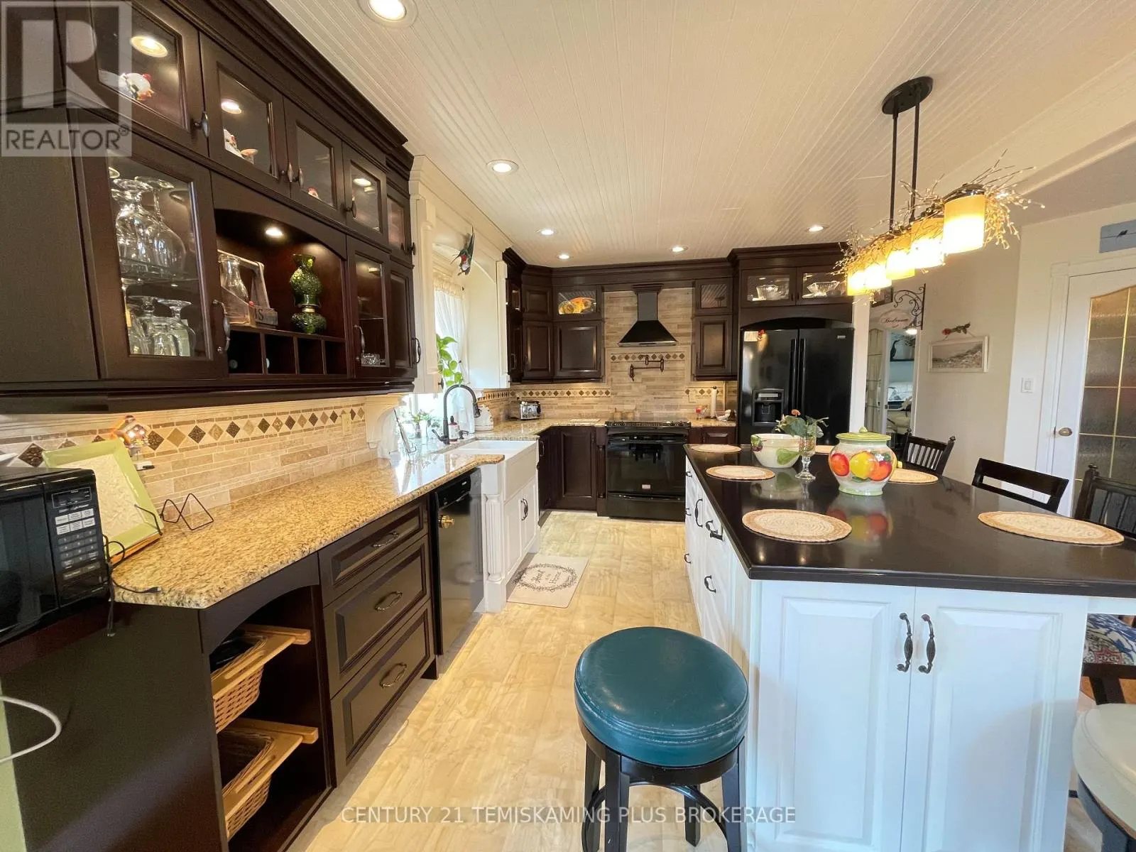 23 TWELFTH STREET E