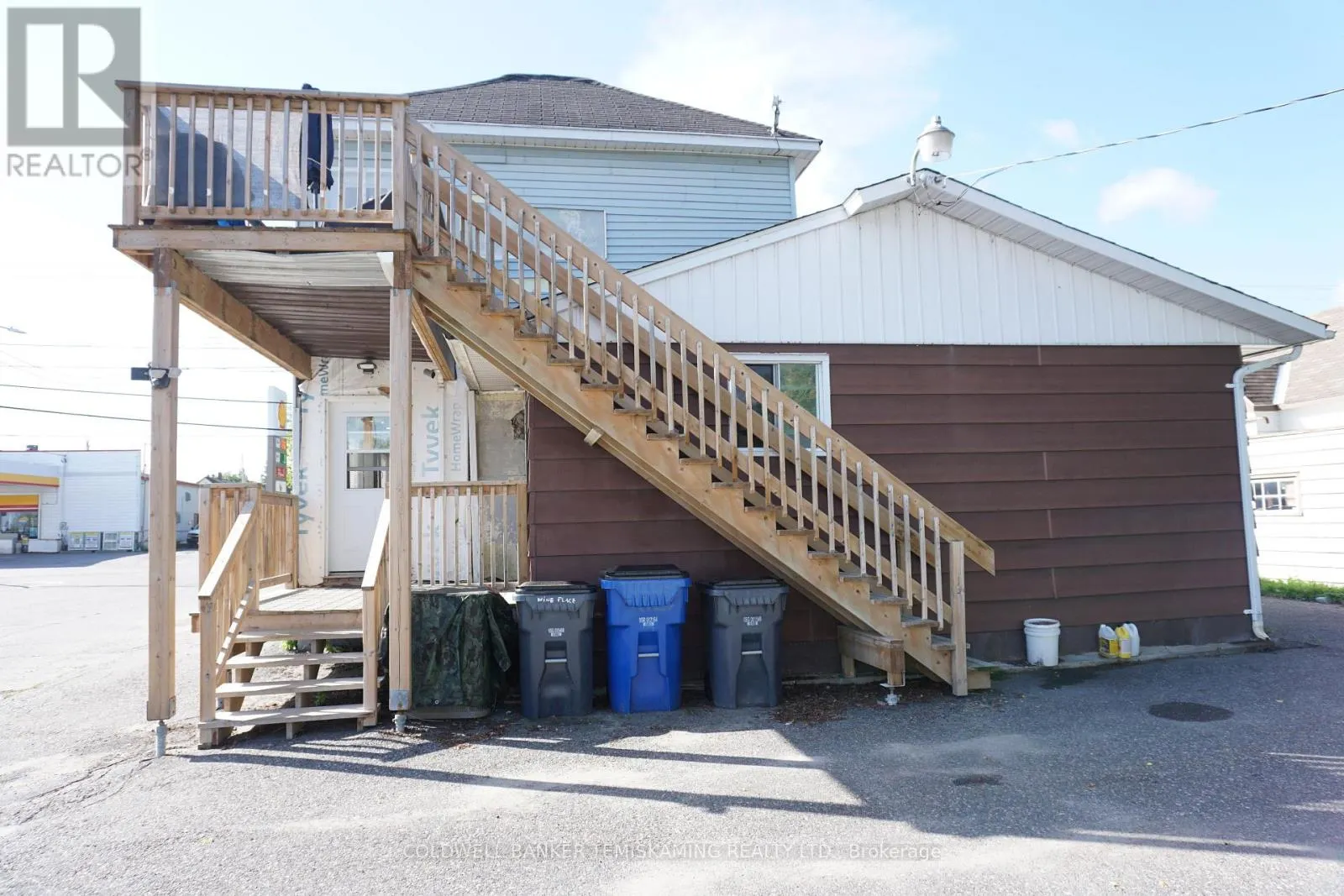 389 WHITEWOOD AVENUE W