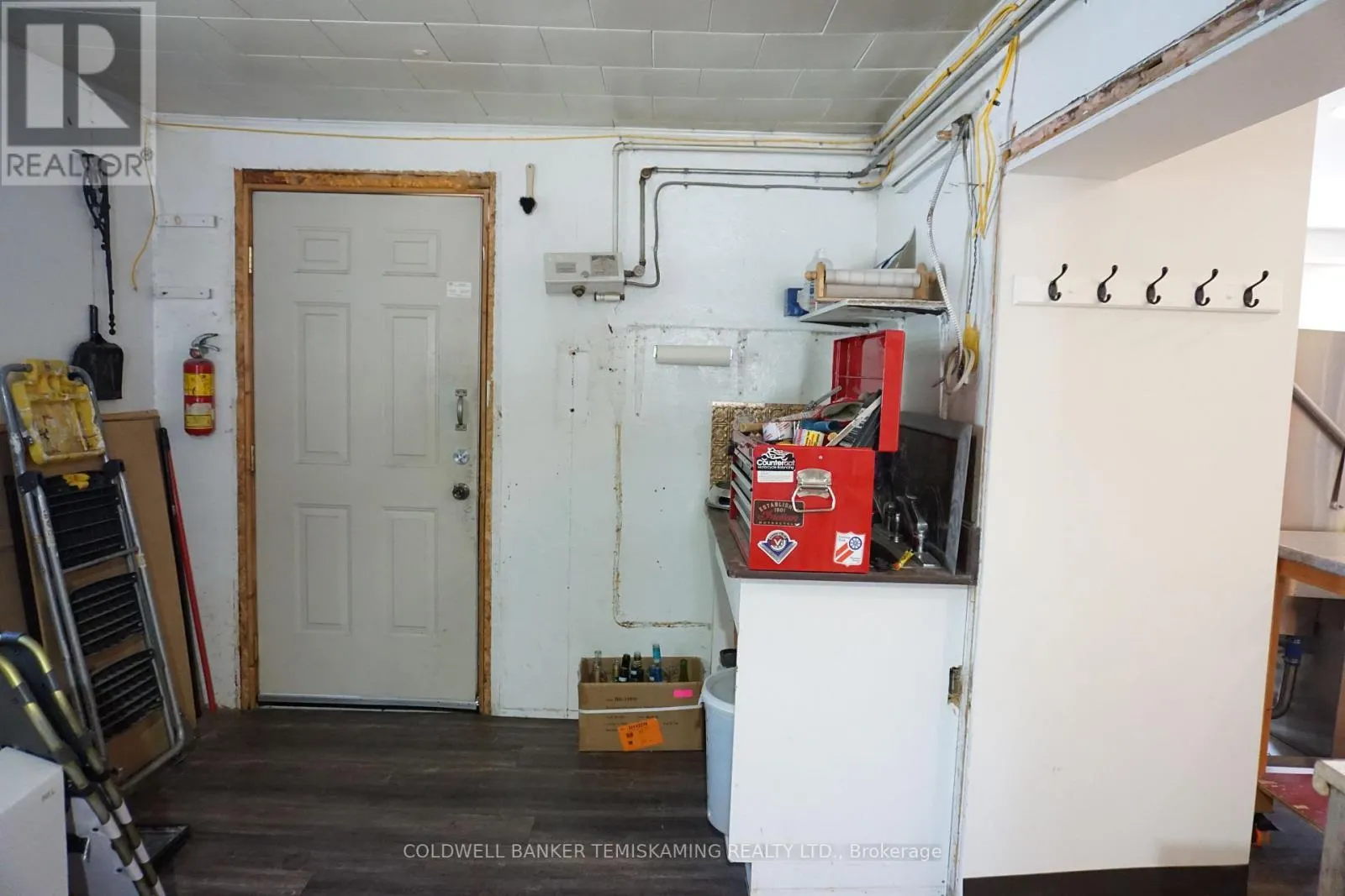 389 WHITEWOOD AVENUE W