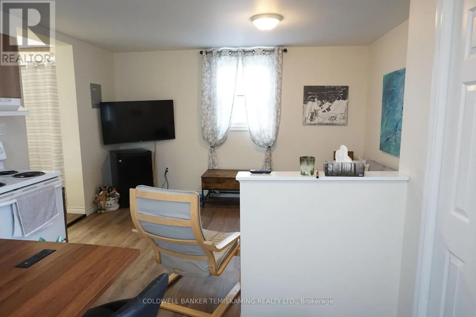 389 WHITEWOOD AVENUE W
