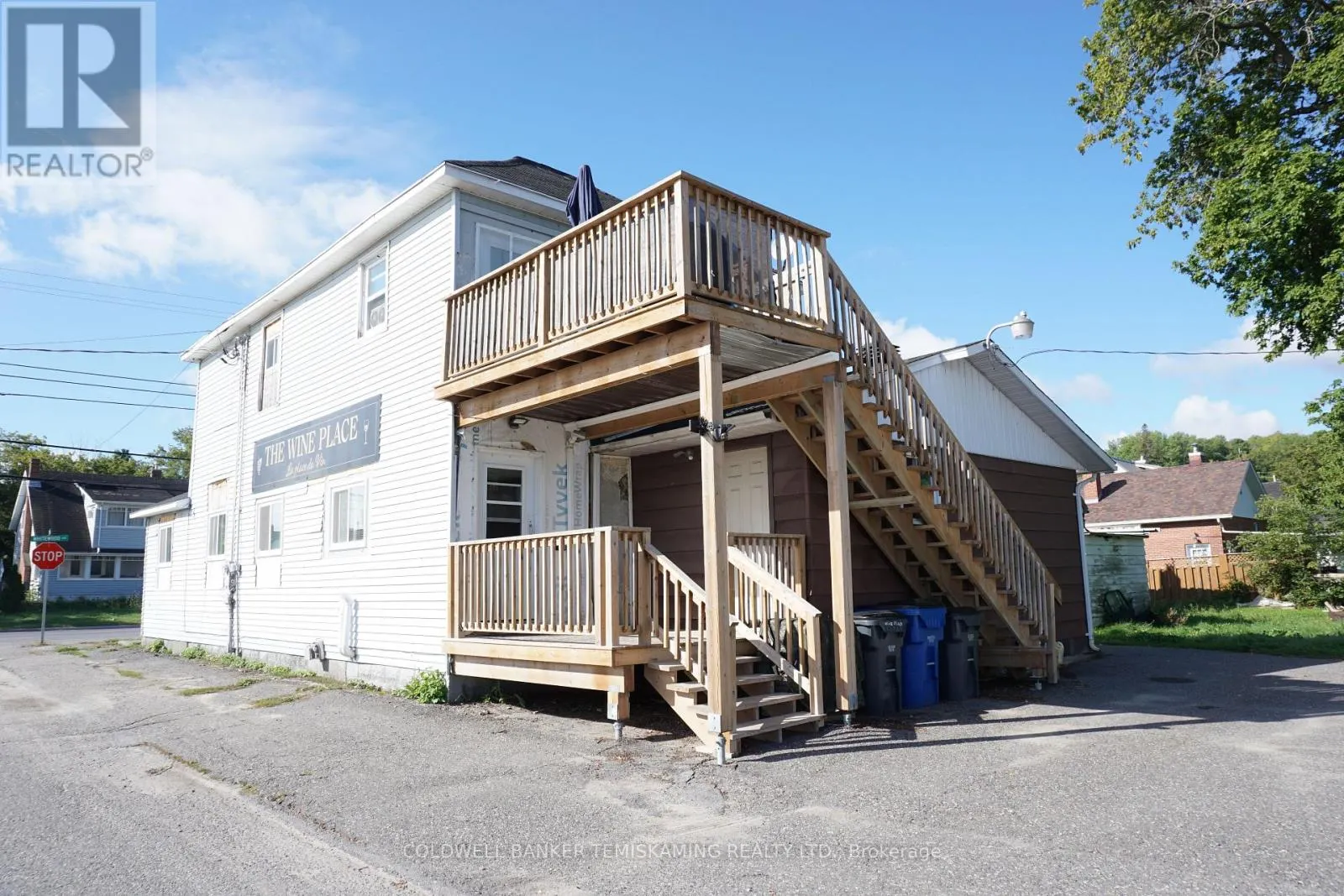 389 WHITEWOOD AVENUE W