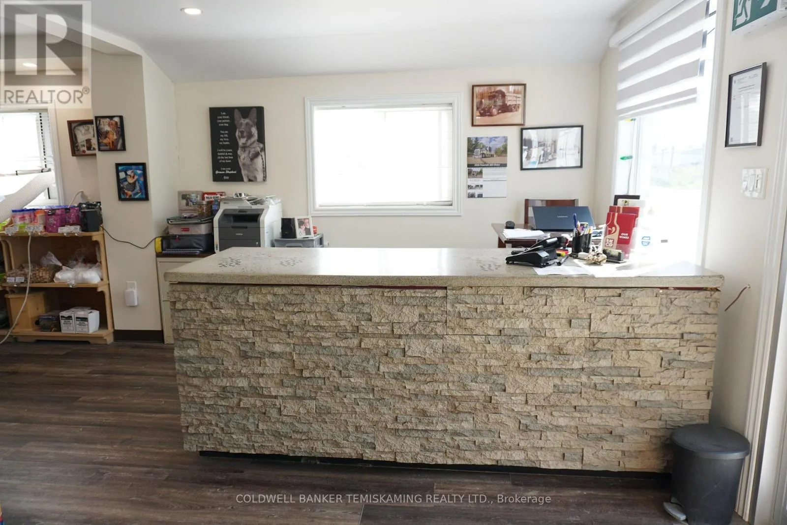 389 WHITEWOOD AVENUE W