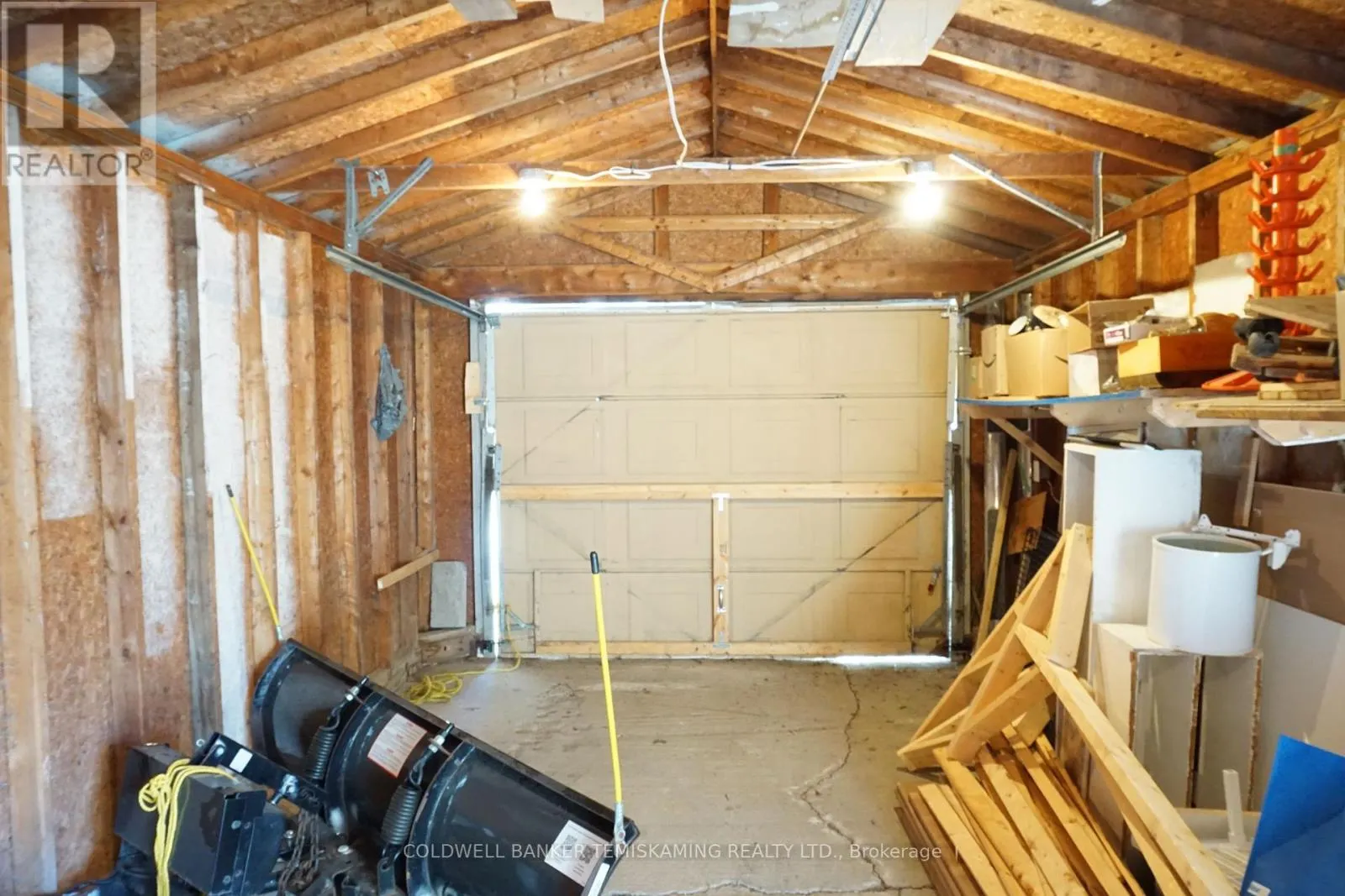 389 WHITEWOOD AVENUE W