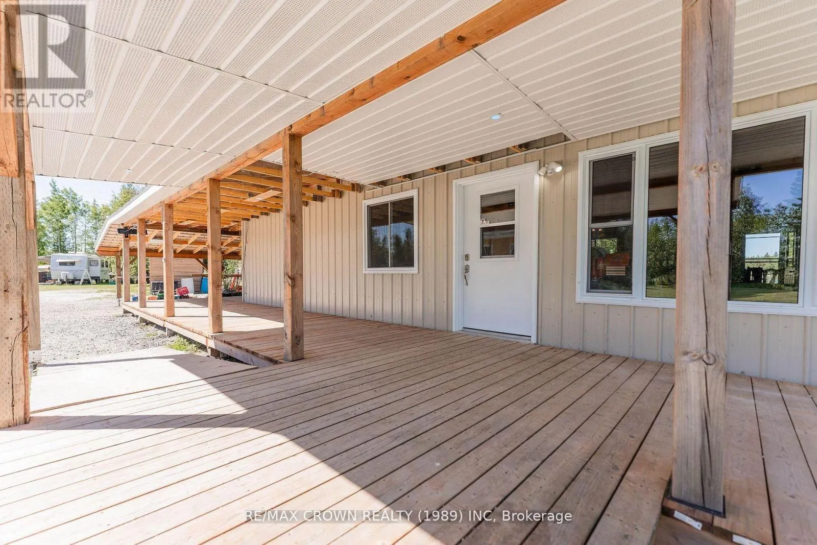 24 SHALLOW LAKE ROAD W