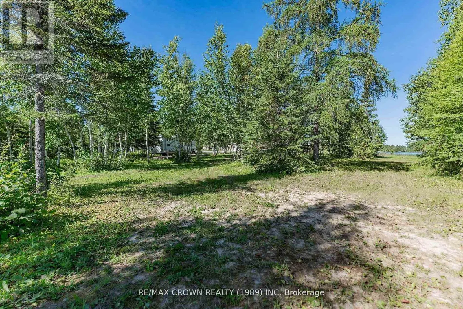 24 SHALLOW LAKE ROAD W
