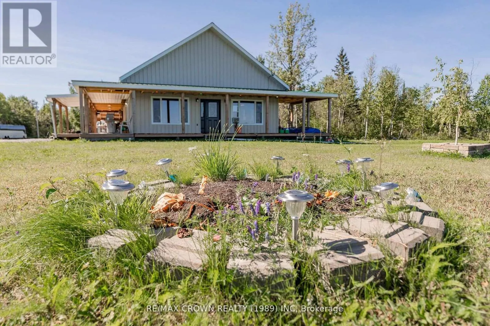 24 SHALLOW LAKE ROAD W