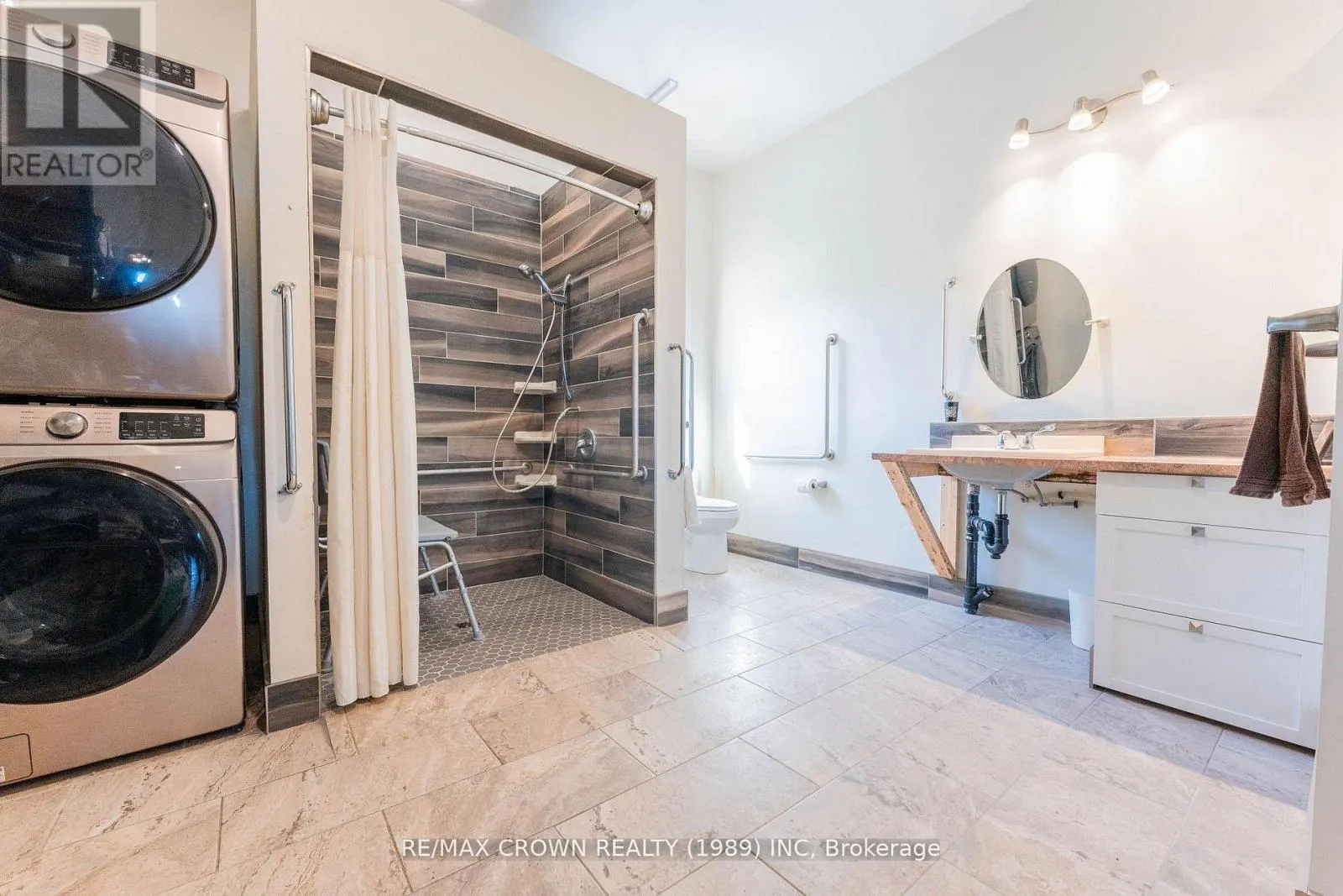 24 SHALLOW LAKE ROAD W