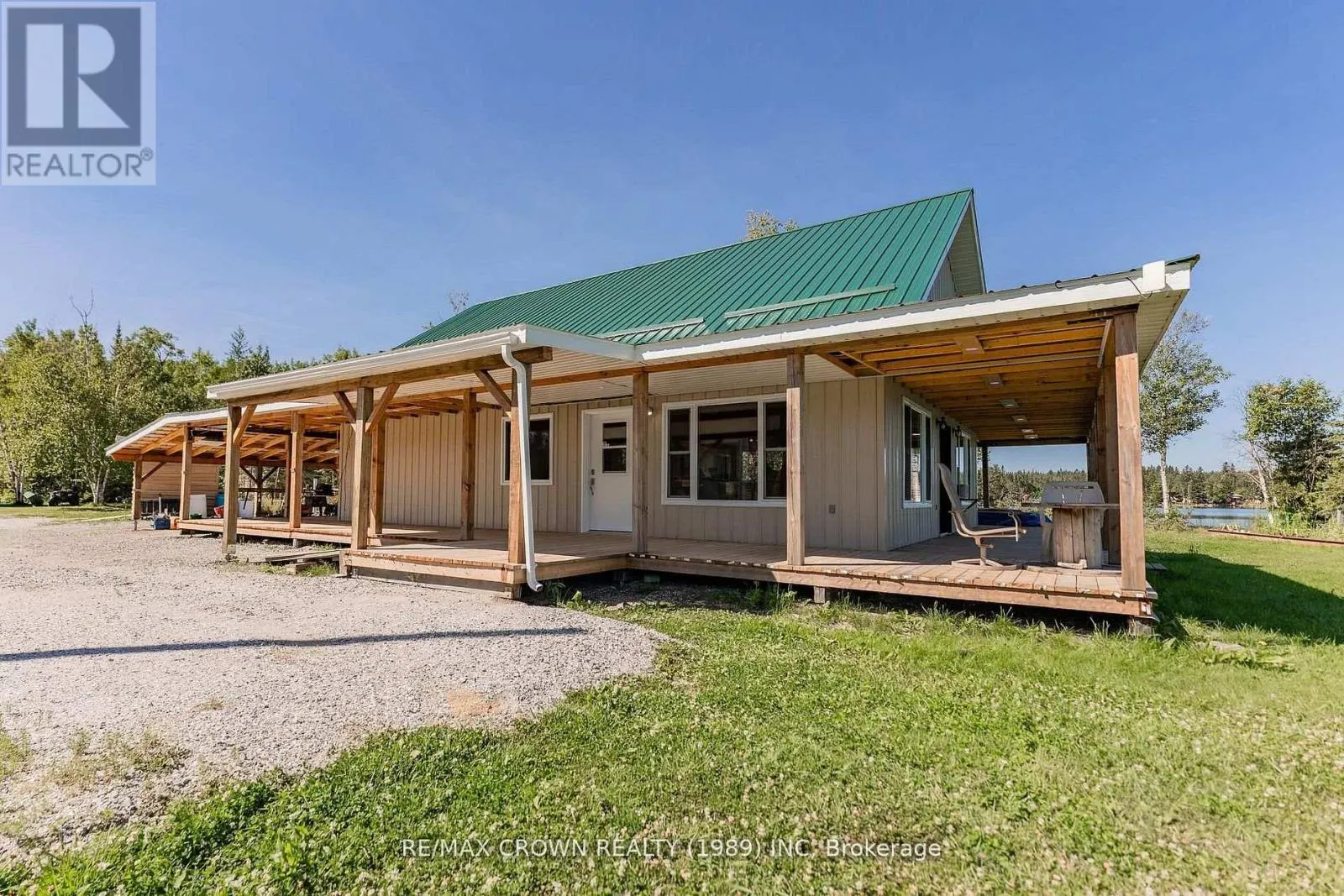 24 SHALLOW LAKE ROAD W
