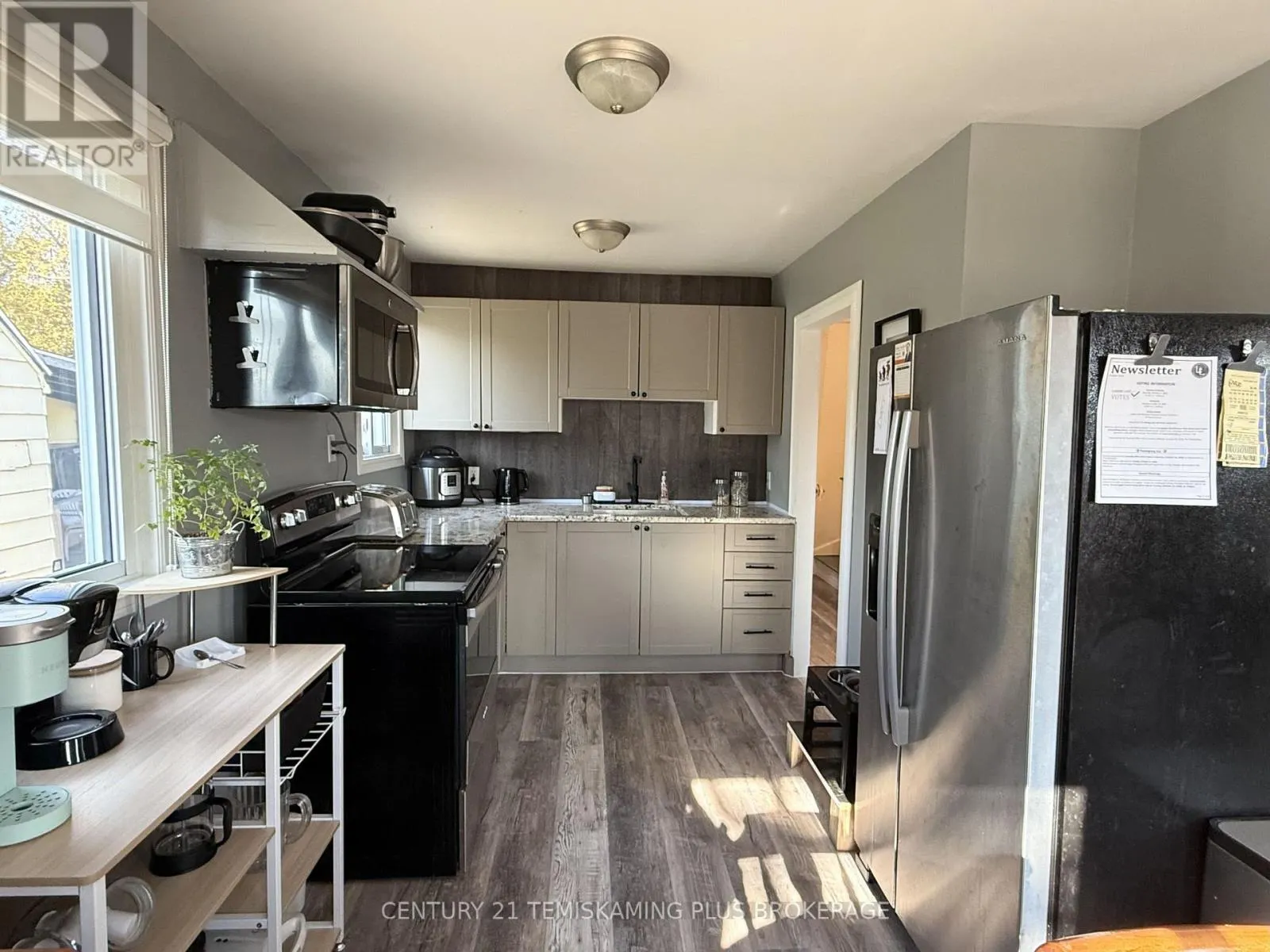 16 THIRD AVENUE