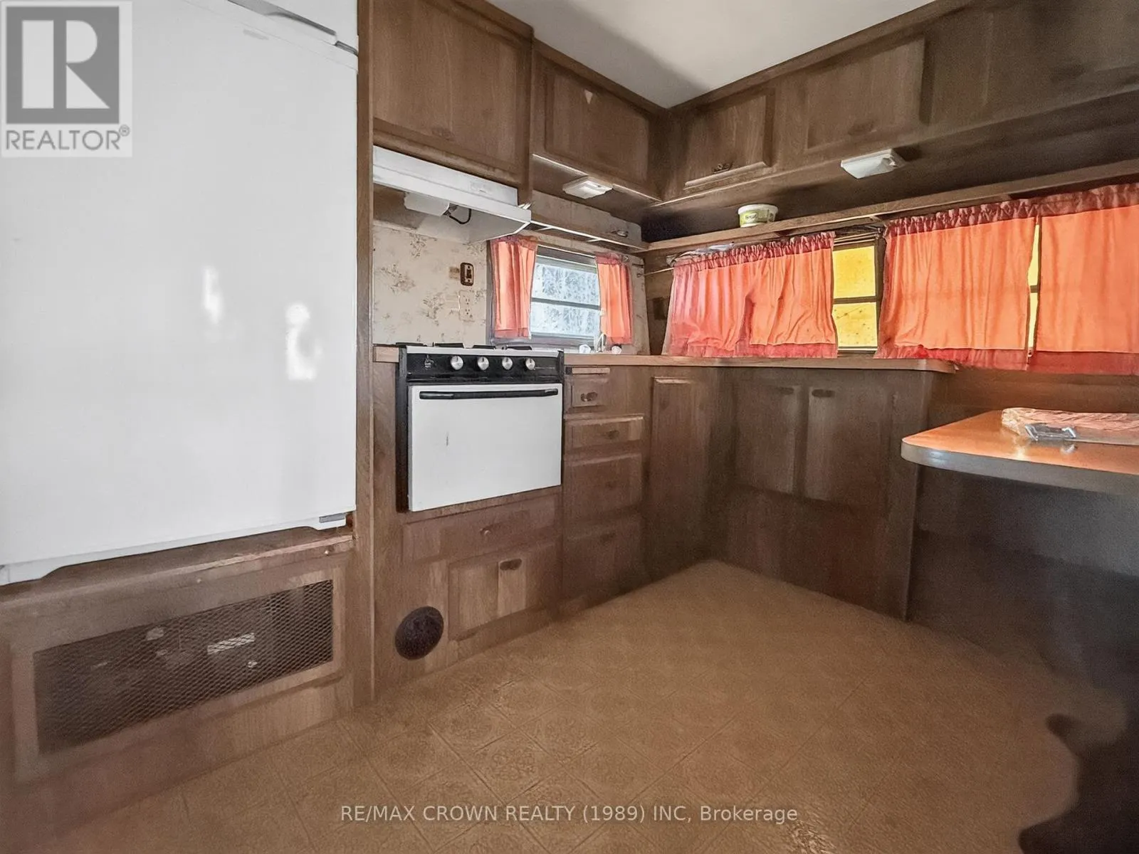 29 SHALLOW LAKE W ROAD