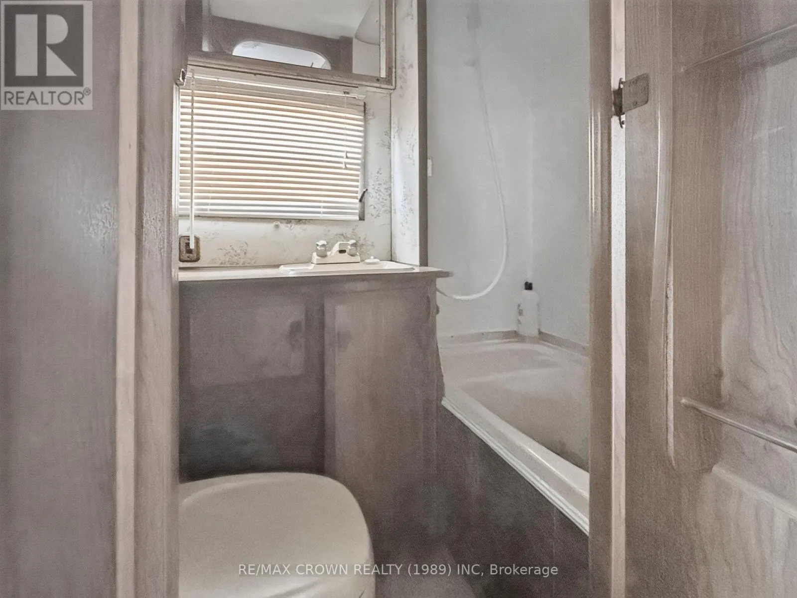 29 SHALLOW LAKE W ROAD
