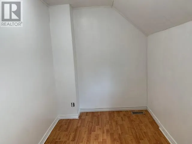 227 Amelia ST E