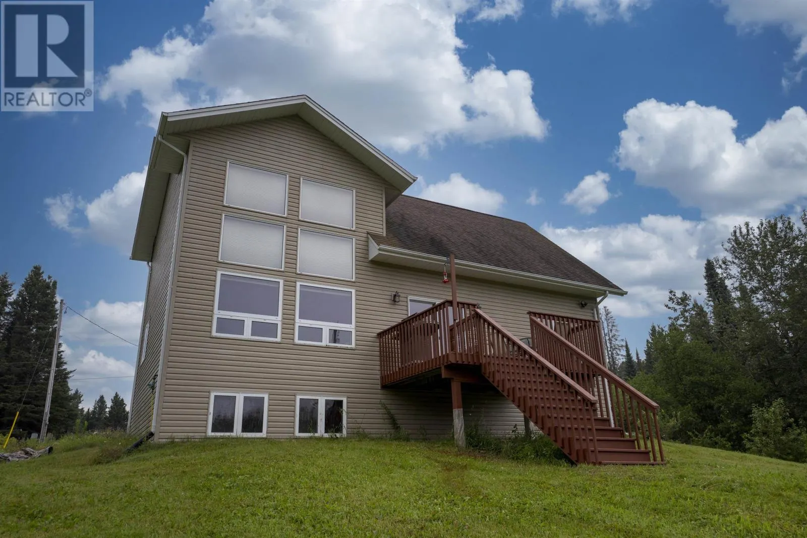468 Mokomon RD W