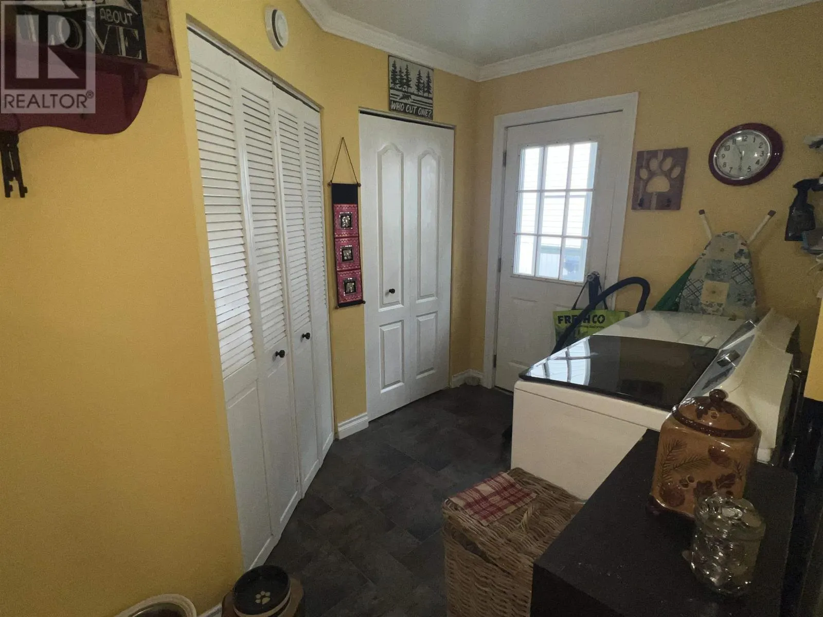 21 Grenville AVE