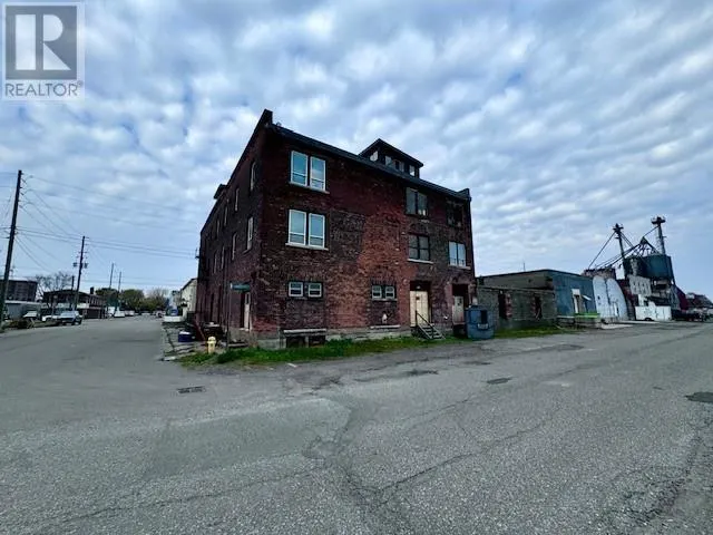 201 HARDISTY ST