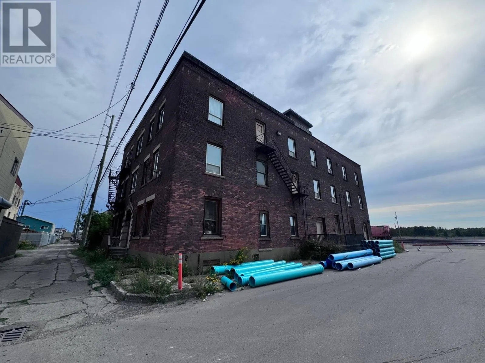 201 HARDISTY ST