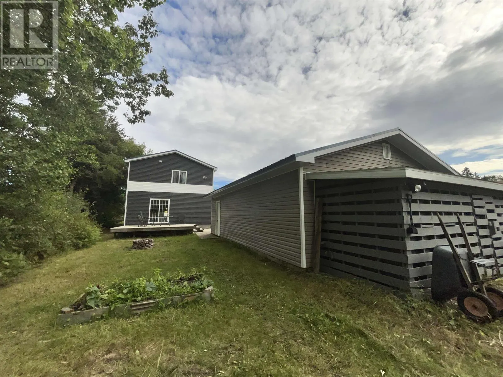 339 Howey Street