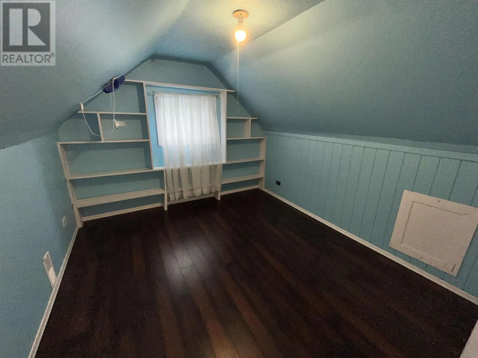339 Howey Street