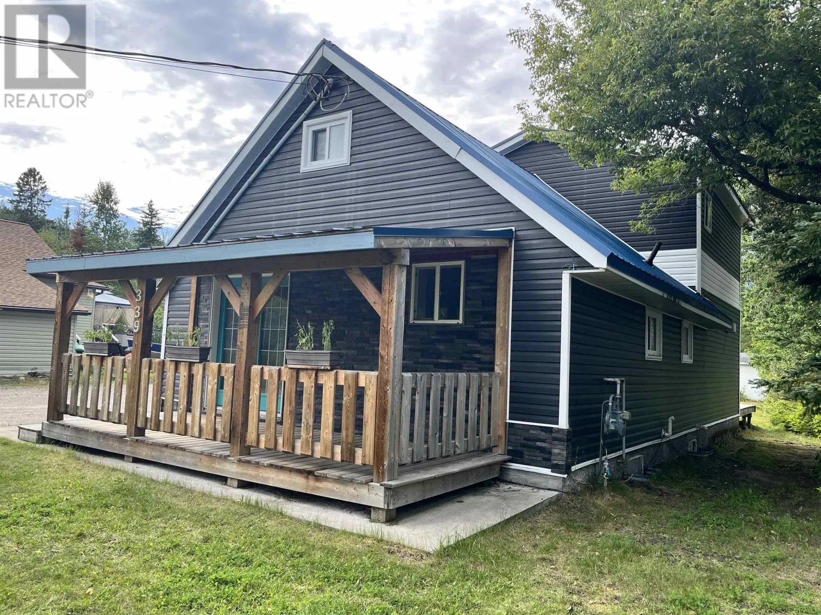339 Howey Street