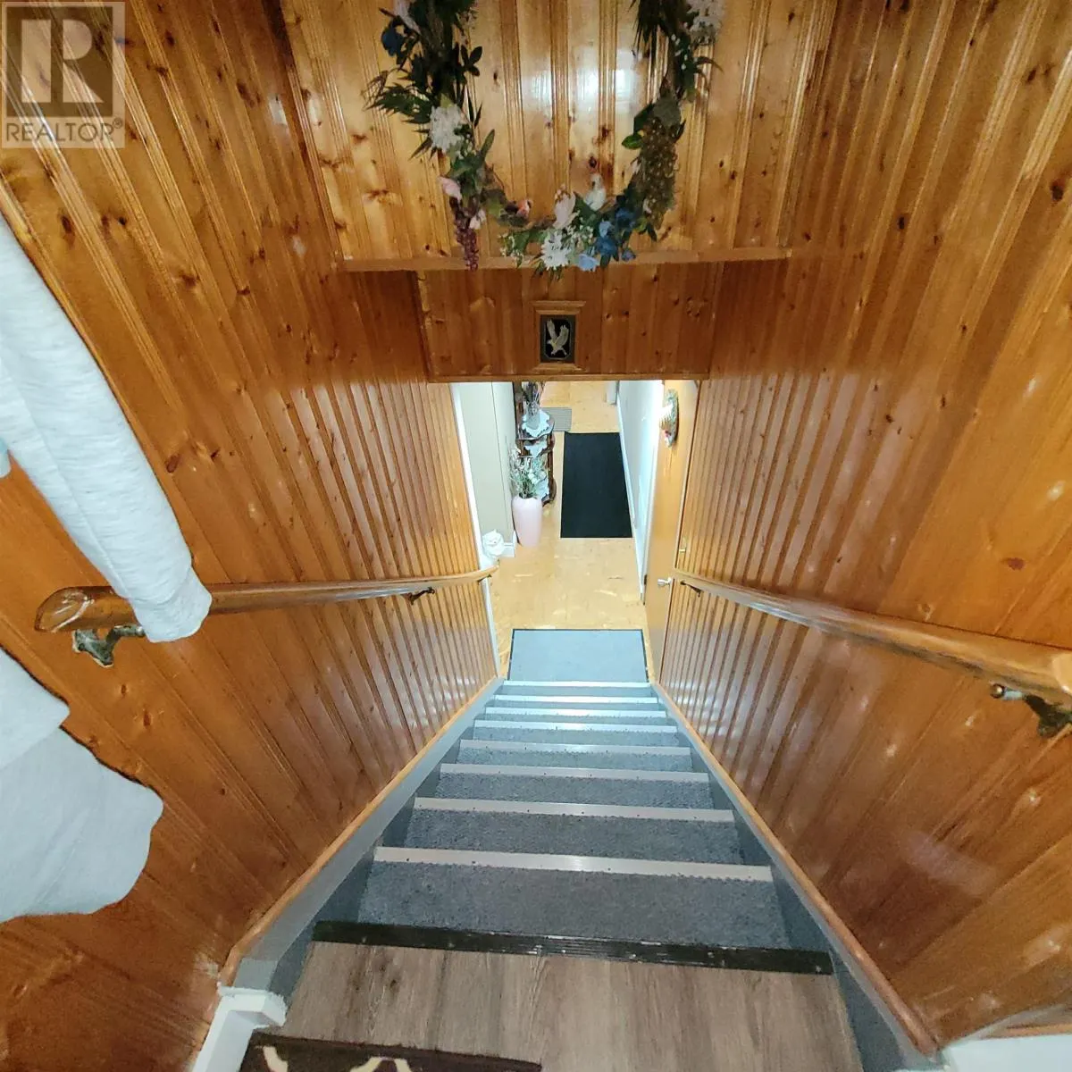 25 Manitou Road