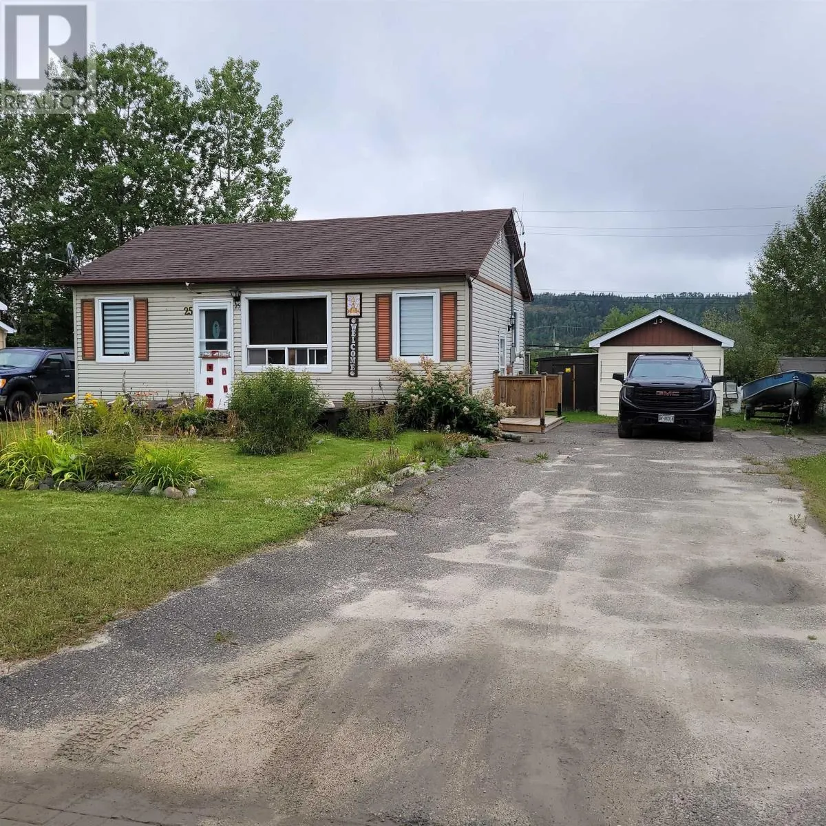 25 Manitou Road