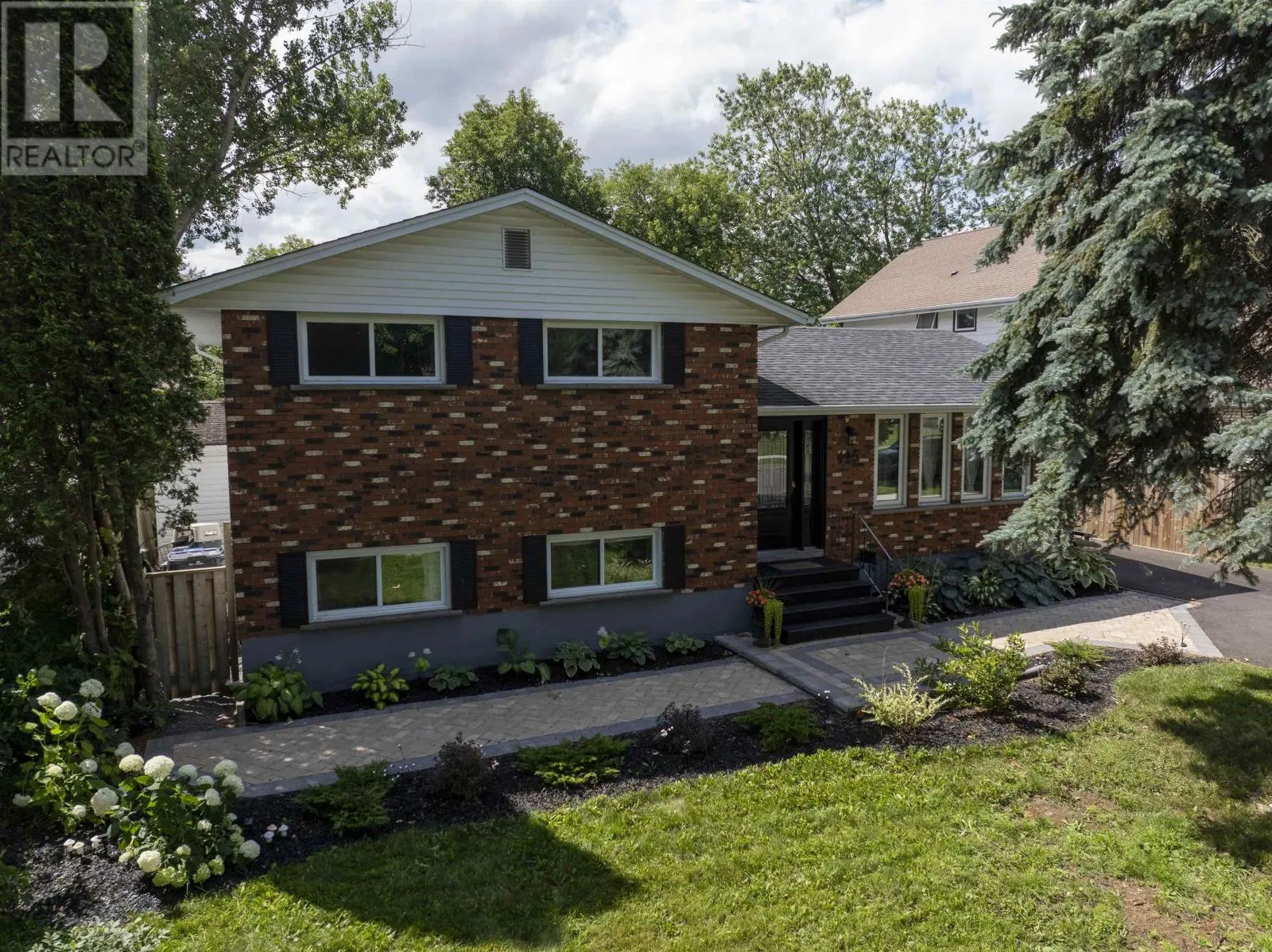 425 Chelsea Cres.