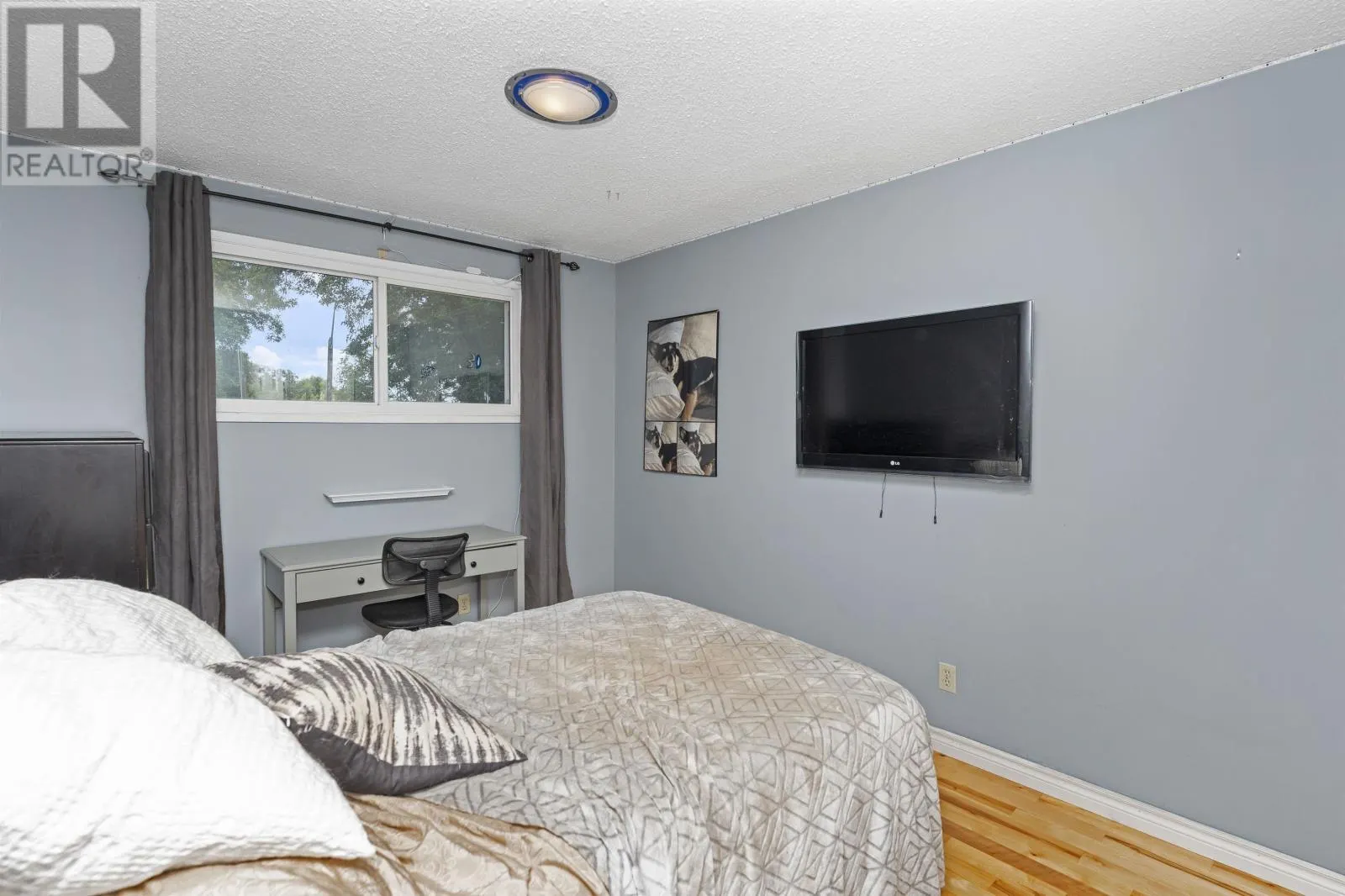 425 Chelsea Cres.